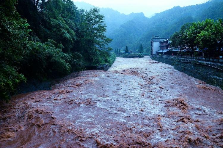 1747980994244857.jpeg 暴雨后河流.jpeg